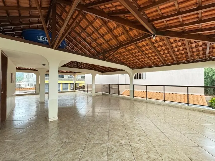 Foto 1 de Casa com 3 quartos à venda, 180m2 em Democrata, Juiz De Fora - MG