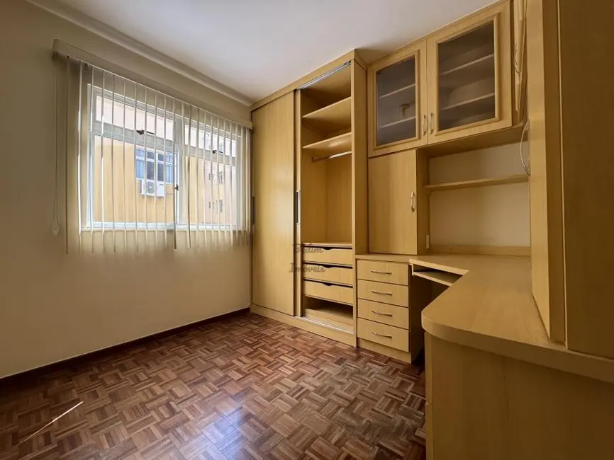 Apartamento com 3 quartos à venda, 80m2 em São Mateus, Juiz De Fora - MG - imagem 4 Foto 4 de Apartamento com 3 quartos à venda, 80m2 em São Mateus, Juiz De Fora - MG
