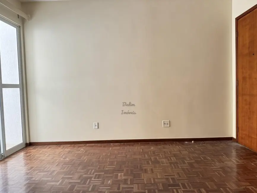 Apartamento com 3 quartos à venda, 80m2 em São Mateus, Juiz De Fora - MG - imagem 8 Foto 8 de Apartamento com 3 quartos à venda, 80m2 em São Mateus, Juiz De Fora - MG