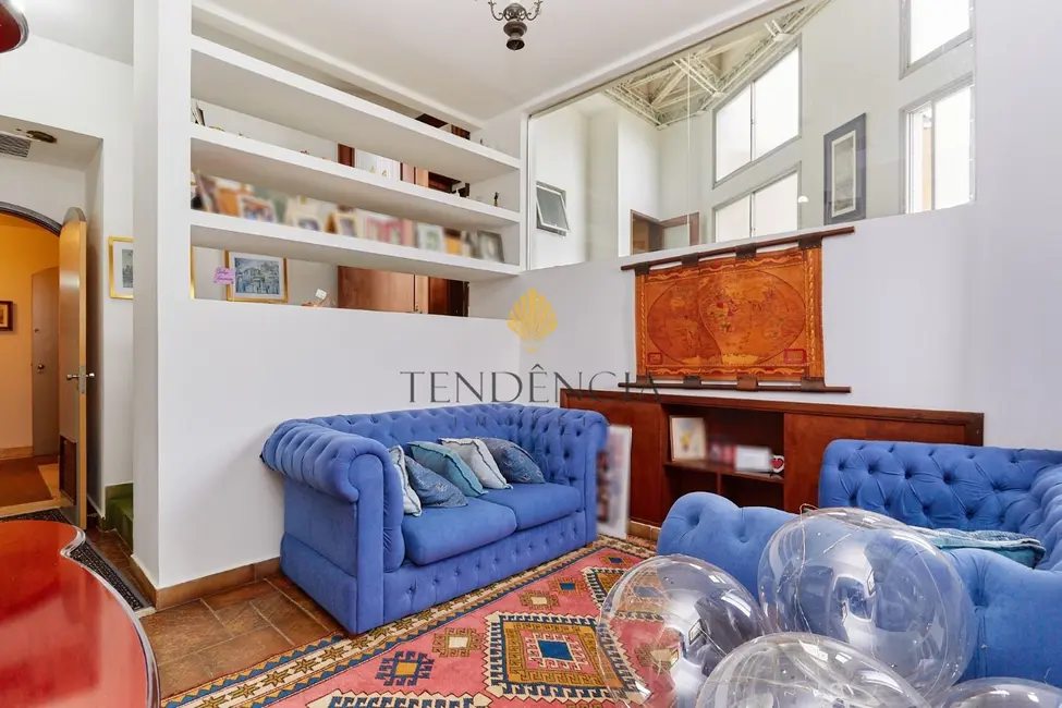Apartamento com 4 quartos à venda, 241m2 em Centro Cívico, Curitiba - PR - imagem 4 Foto 4 de Apartamento com 4 quartos à venda, 241m2 em Centro Cívico, Curitiba - PR