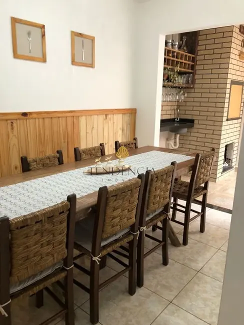 Sobrado com 3 quartos à venda, 120m2 em Costeira, Sao Jose Dos Pinhais - PR - imagem 5 Foto 5 de Sobrado com 3 quartos à venda, 120m2 em Costeira, Sao Jose Dos Pinhais - PR