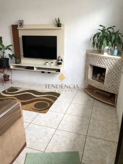 Sobrado com 3 quartos à venda, 120m2 em Costeira, Sao Jose Dos Pinhais - PR - imagem 2 Foto 2 de Sobrado com 3 quartos à venda, 120m2 em Costeira, Sao Jose Dos Pinhais - PR