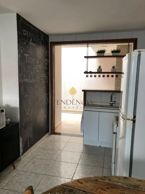 Sobrado com 3 quartos à venda, 120m2 em Costeira, Sao Jose Dos Pinhais - PR - imagem 6 Foto 6 de Sobrado com 3 quartos à venda, 120m2 em Costeira, Sao Jose Dos Pinhais - PR