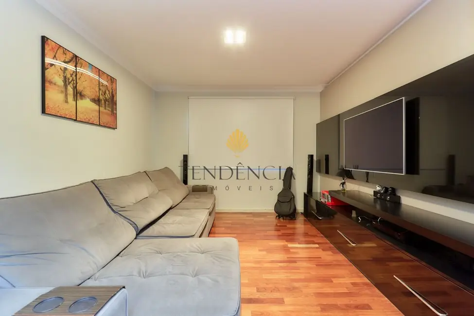 Casa com 4 quartos à venda, 266m2 em Butiatuvinha, Curitiba - PR - imagem 3 Foto 3 de Casa com 4 quartos à venda, 266m2 em Butiatuvinha, Curitiba - PR