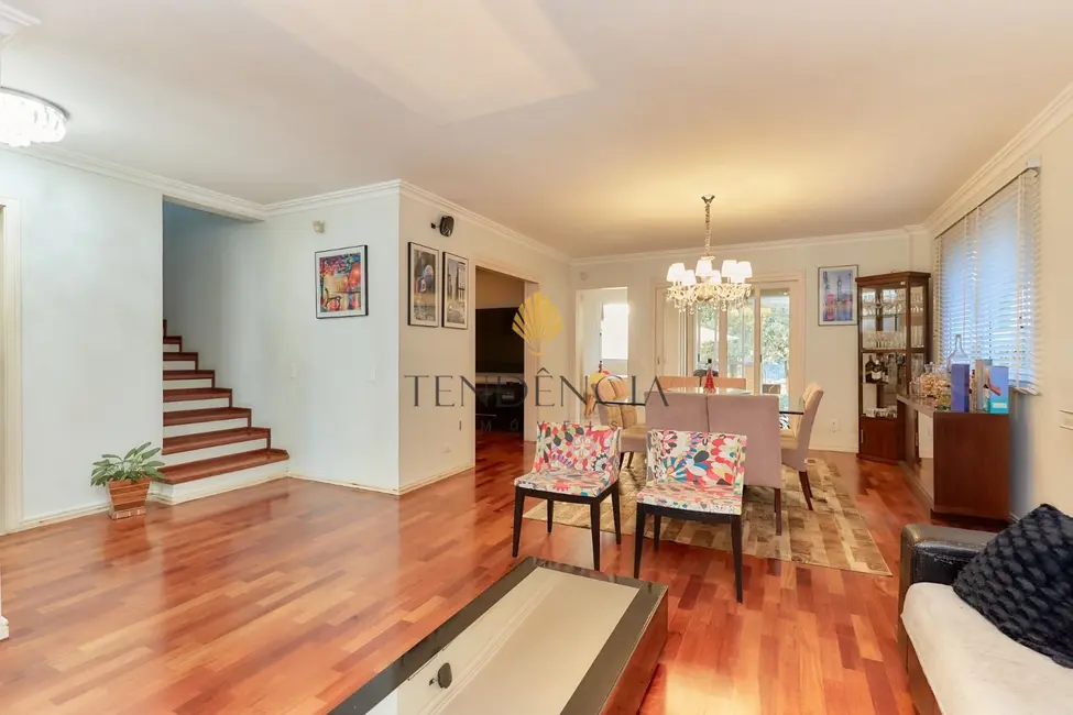 Casa com 4 quartos à venda, 266m2 em Butiatuvinha, Curitiba - PR - imagem 7 Foto 7 de Casa com 4 quartos à venda, 266m2 em Butiatuvinha, Curitiba - PR