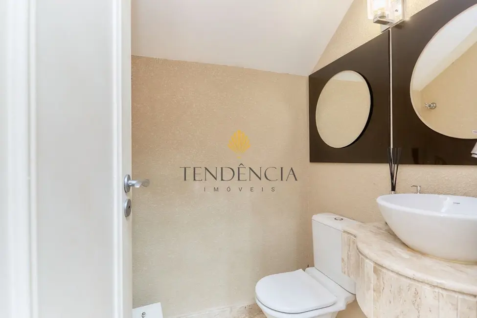 Casa com 4 quartos à venda, 266m2 em Butiatuvinha, Curitiba - PR - imagem 8 Foto 8 de Casa com 4 quartos à venda, 266m2 em Butiatuvinha, Curitiba - PR