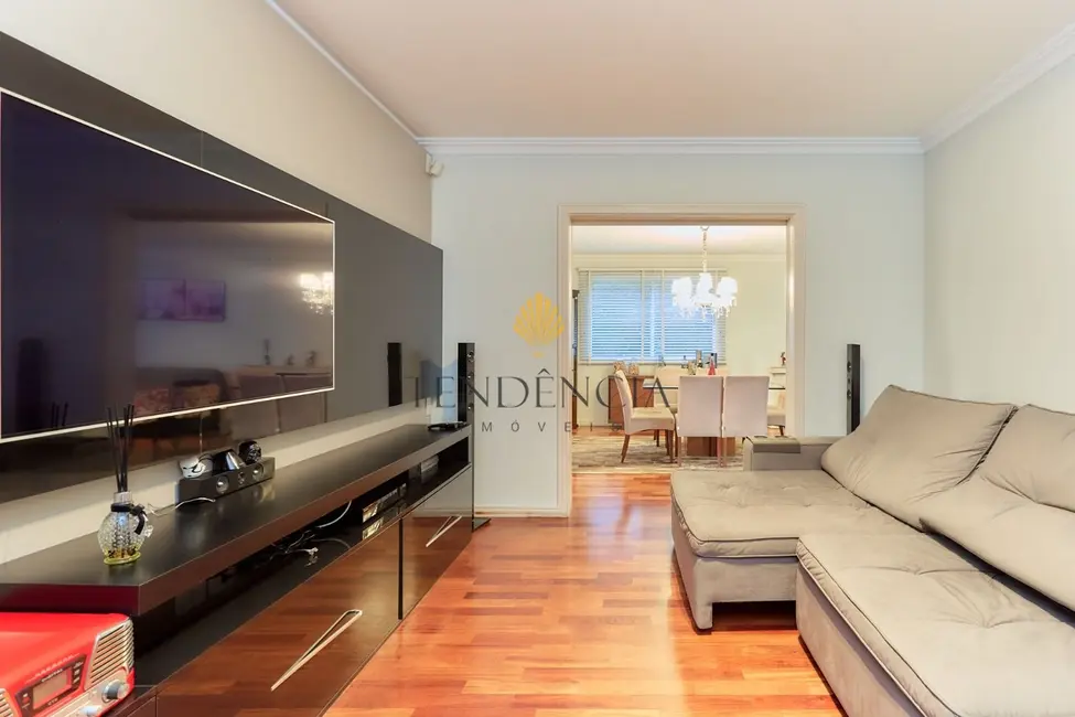 Casa com 4 quartos à venda, 266m2 em Butiatuvinha, Curitiba - PR - imagem 2 Foto 2 de Casa com 4 quartos à venda, 266m2 em Butiatuvinha, Curitiba - PR