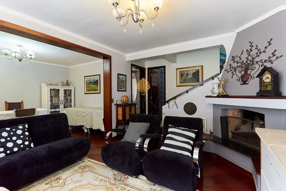 Sobrado com 4 quartos à venda, 182m2 em Jardim das Américas, Curitiba - PR - imagem 9 Foto 9 de Sobrado com 4 quartos à venda, 182m2 em Jardim das Américas, Curitiba - PR