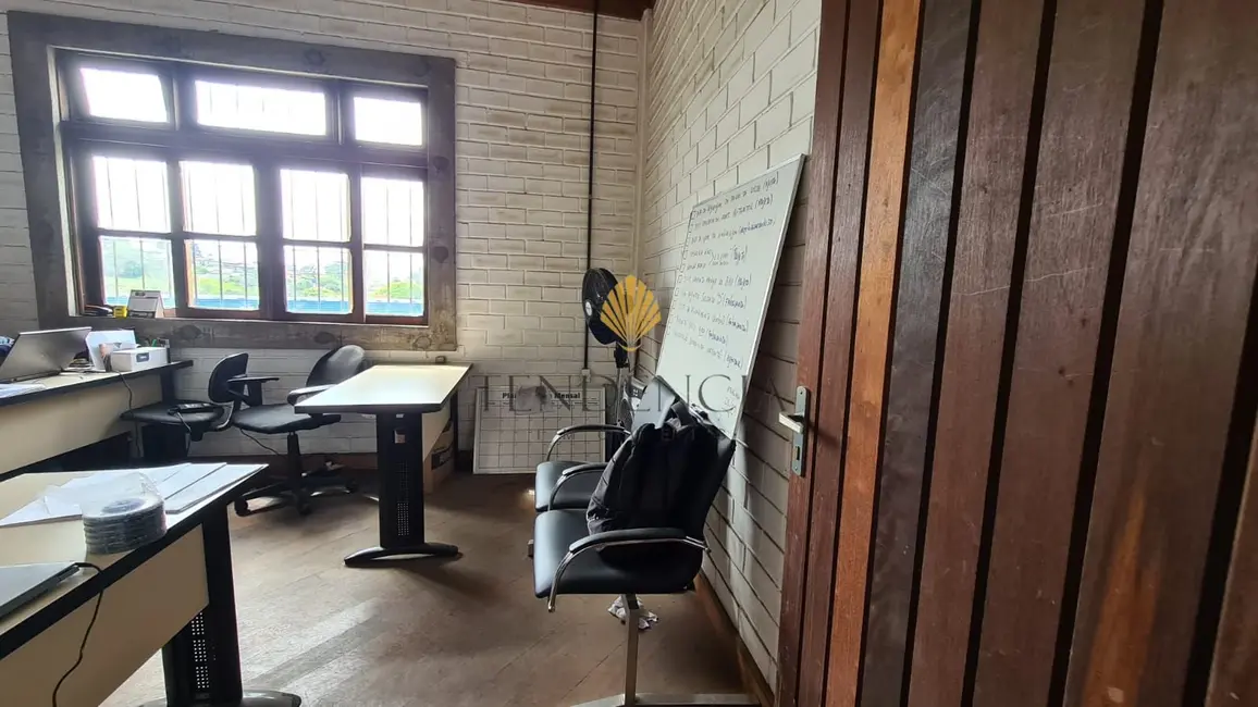 Armazém / Galpão à venda, 1075m2 em Cidade Industrial, Curitiba - PR - imagem 5 Foto 5 de Armazém / Galpão à venda, 1075m2 em Cidade Industrial, Curitiba - PR