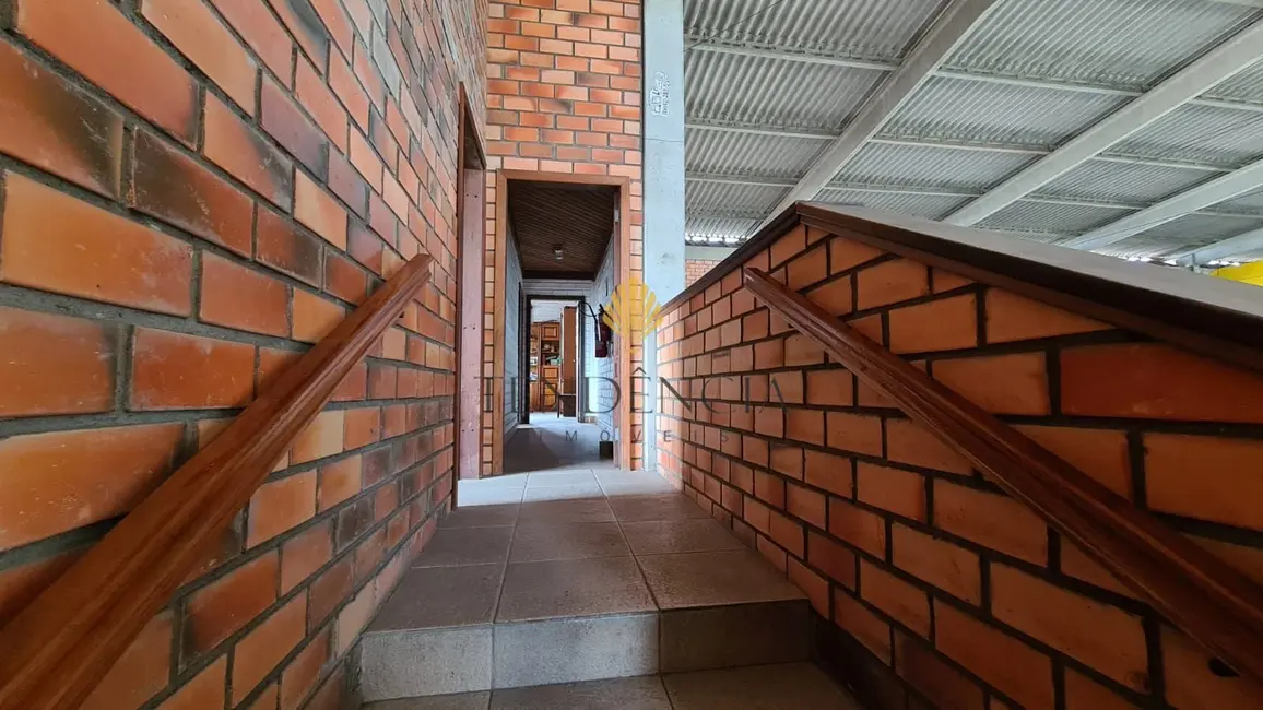 Armazém / Galpão à venda, 1075m2 em Cidade Industrial, Curitiba - PR - imagem 4 Foto 4 de Armazém / Galpão à venda, 1075m2 em Cidade Industrial, Curitiba - PR