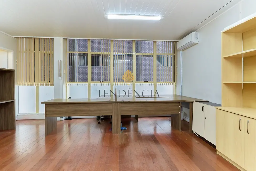 Foto 2 de Sala Comercial à venda, 32m2 em Centro, Curitiba - PR