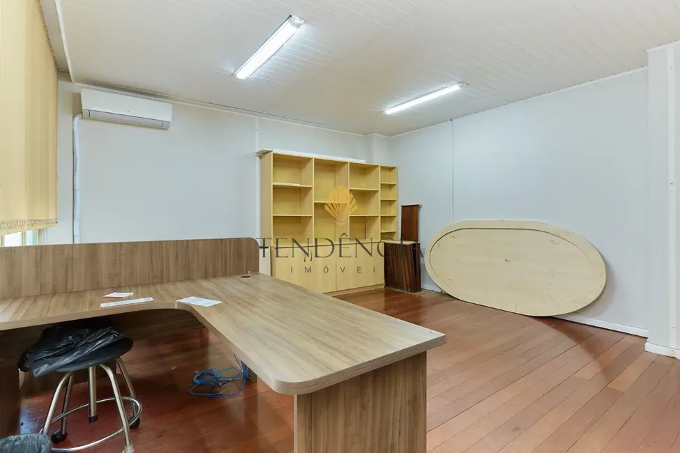 Foto 3 de Sala Comercial à venda, 32m2 em Centro, Curitiba - PR