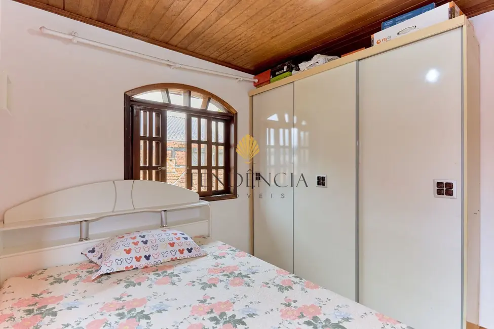 Foto 9 de Sobrado com 4 quartos à venda, 162m2 em Xaxim, Curitiba - PR