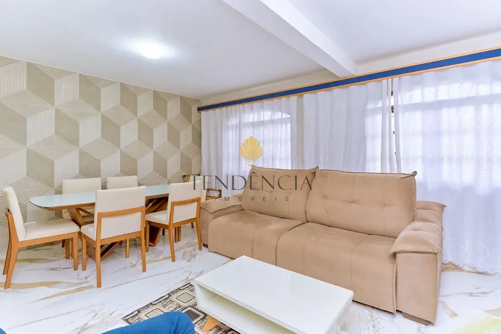 Foto 2 de Sobrado com 4 quartos à venda, 162m2 em Xaxim, Curitiba - PR