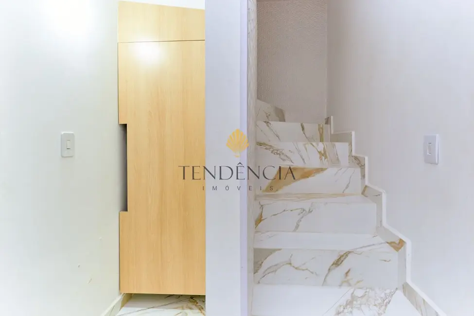 Foto 7 de Sobrado com 4 quartos à venda, 162m2 em Xaxim, Curitiba - PR