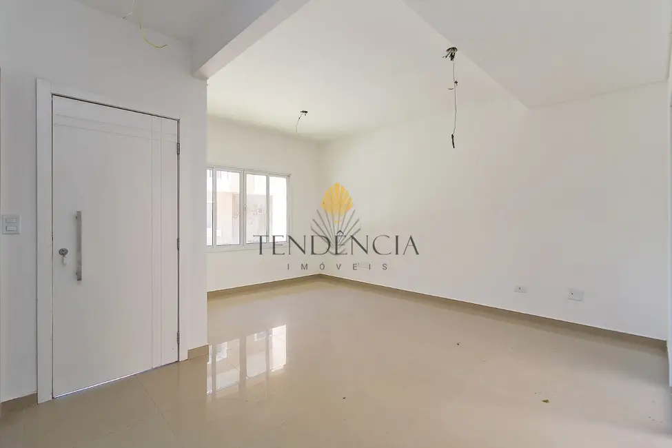 Sobrado com 3 quartos à venda, 142m2 em São Braz, Curitiba - PR - imagem 9 Foto 9 de Sobrado com 3 quartos à venda, 142m2 em São Braz, Curitiba - PR