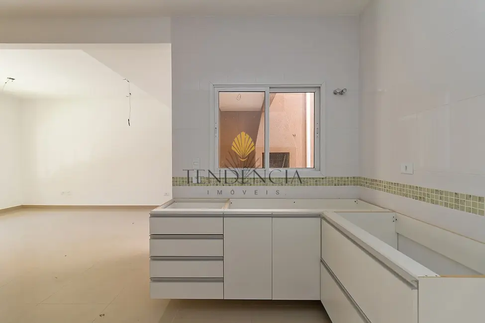 Sobrado com 3 quartos à venda, 142m2 em São Braz, Curitiba - PR - imagem 5 Foto 5 de Sobrado com 3 quartos à venda, 142m2 em São Braz, Curitiba - PR