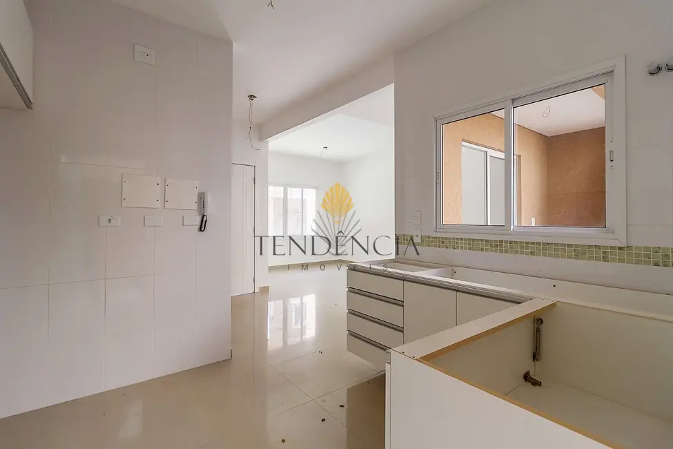 Sobrado com 3 quartos à venda, 142m2 em São Braz, Curitiba - PR - imagem 7 Foto 7 de Sobrado com 3 quartos à venda, 142m2 em São Braz, Curitiba - PR