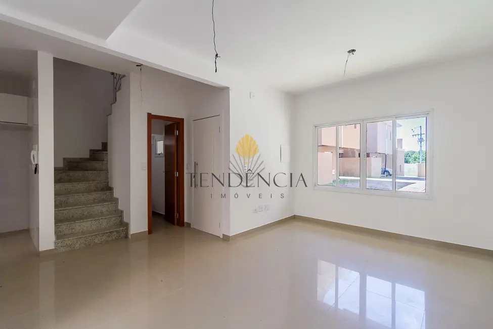 Sobrado com 3 quartos à venda, 142m2 em São Braz, Curitiba - PR - imagem 8 Foto 8 de Sobrado com 3 quartos à venda, 142m2 em São Braz, Curitiba - PR