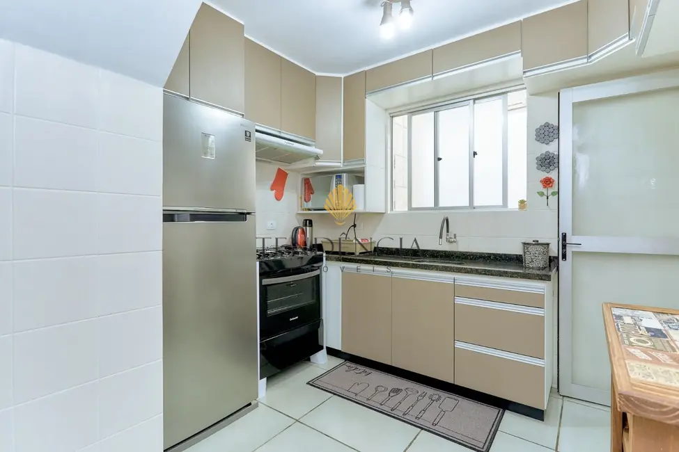 Sobrado com 3 quartos à venda, 85m2 em Centro, Sao Jose Dos Pinhais - PR - imagem 8 Foto 8 de Sobrado com 3 quartos à venda, 85m2 em Centro, Sao Jose Dos Pinhais - PR