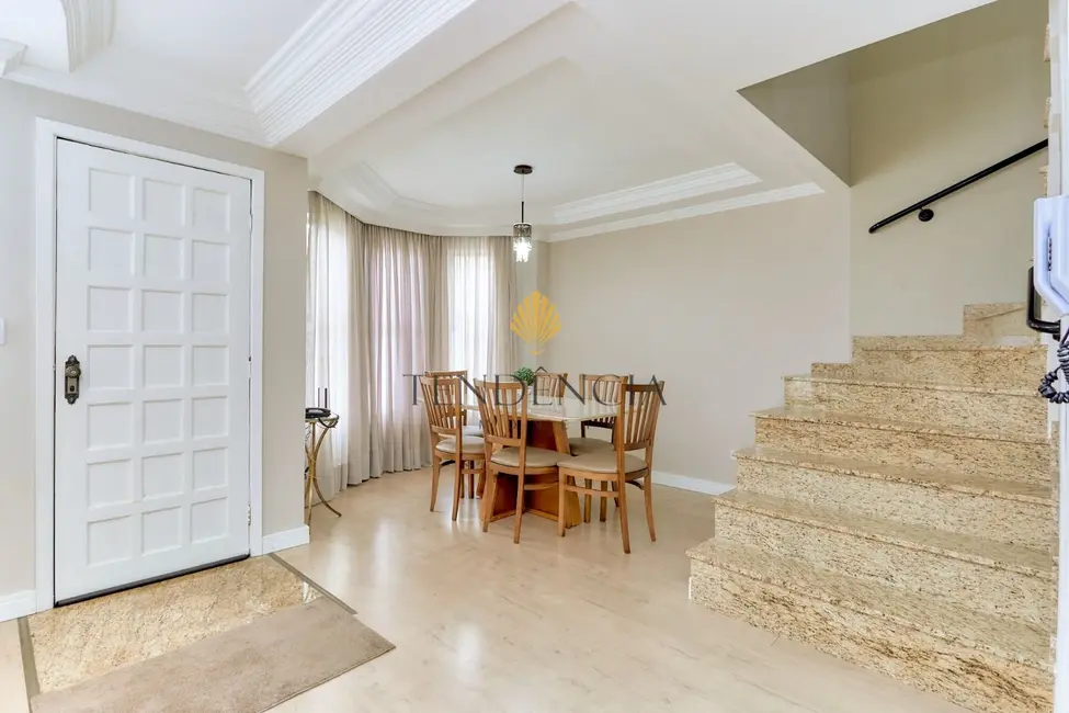 Foto 1 de Sobrado com 3 quartos à venda, 85m2 em Centro, Sao Jose Dos Pinhais - PR