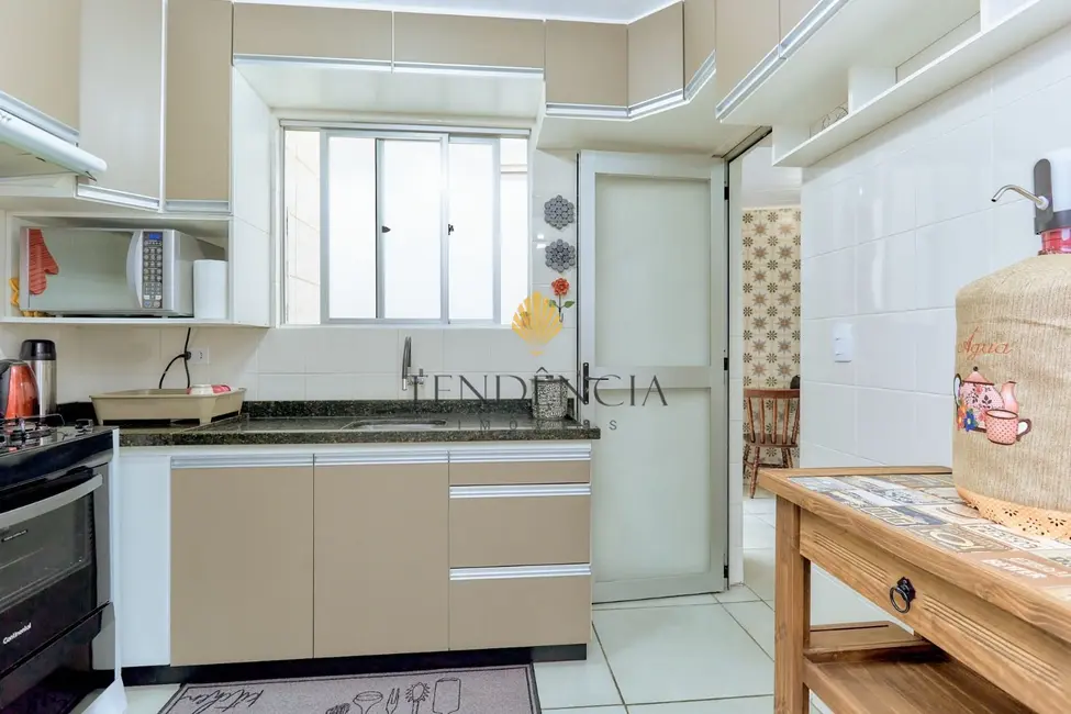Sobrado com 3 quartos à venda, 85m2 em Centro, Sao Jose Dos Pinhais - PR - imagem 9 Foto 9 de Sobrado com 3 quartos à venda, 85m2 em Centro, Sao Jose Dos Pinhais - PR