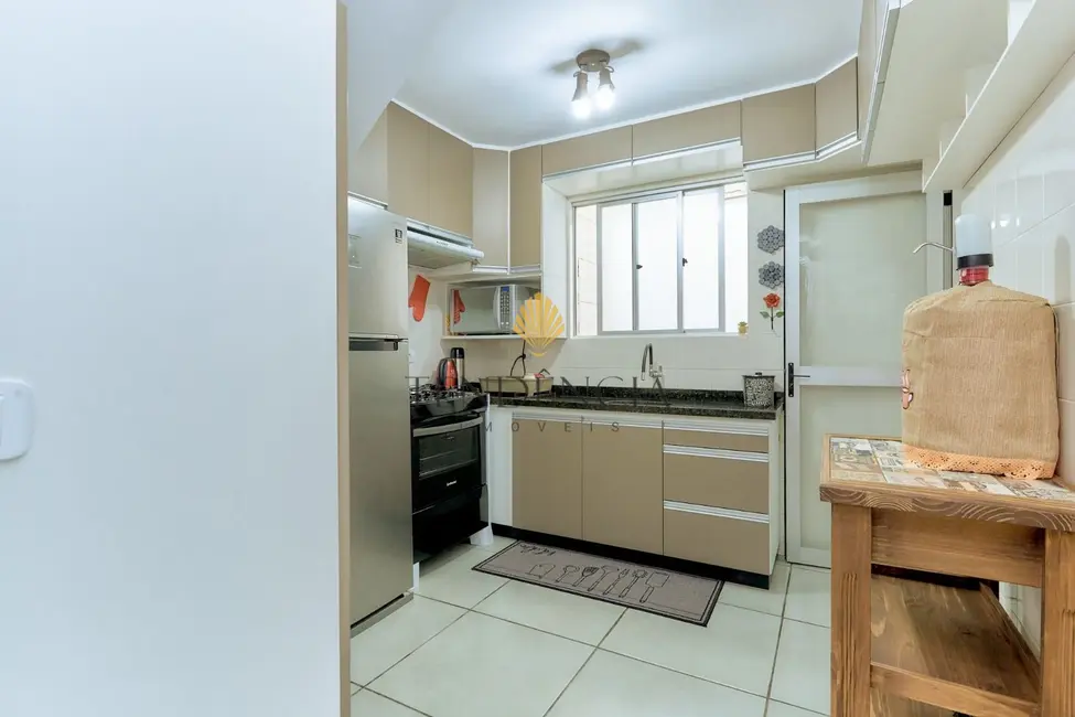 Sobrado com 3 quartos à venda, 85m2 em Centro, Sao Jose Dos Pinhais - PR - imagem 7 Foto 7 de Sobrado com 3 quartos à venda, 85m2 em Centro, Sao Jose Dos Pinhais - PR