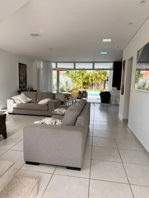 Sobrado com 3 quartos à venda, 230m2 em Guaratuba - PR - imagem 3 Foto 3 de Sobrado com 3 quartos à venda, 230m2 em Guaratuba - PR