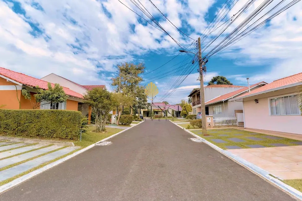 Casa com 4 quartos à venda, 155m2 em São Braz, Curitiba - PR - imagem 1 Foto 1 de Casa com 4 quartos à venda, 155m2 em São Braz, Curitiba - PR