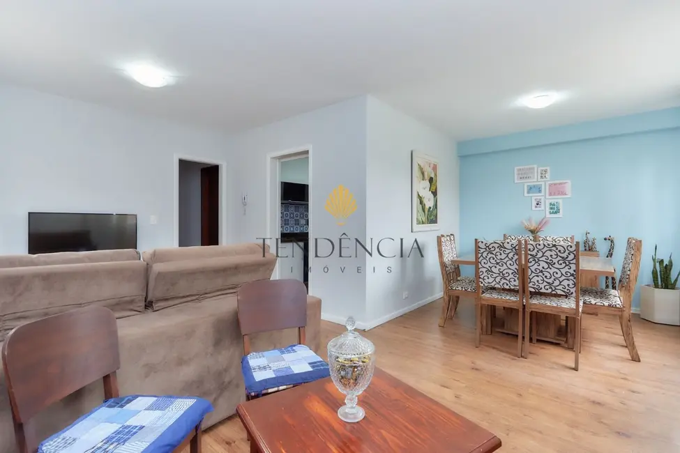 Casa com 4 quartos à venda, 155m2 em São Braz, Curitiba - PR - imagem 4 Foto 4 de Casa com 4 quartos à venda, 155m2 em São Braz, Curitiba - PR