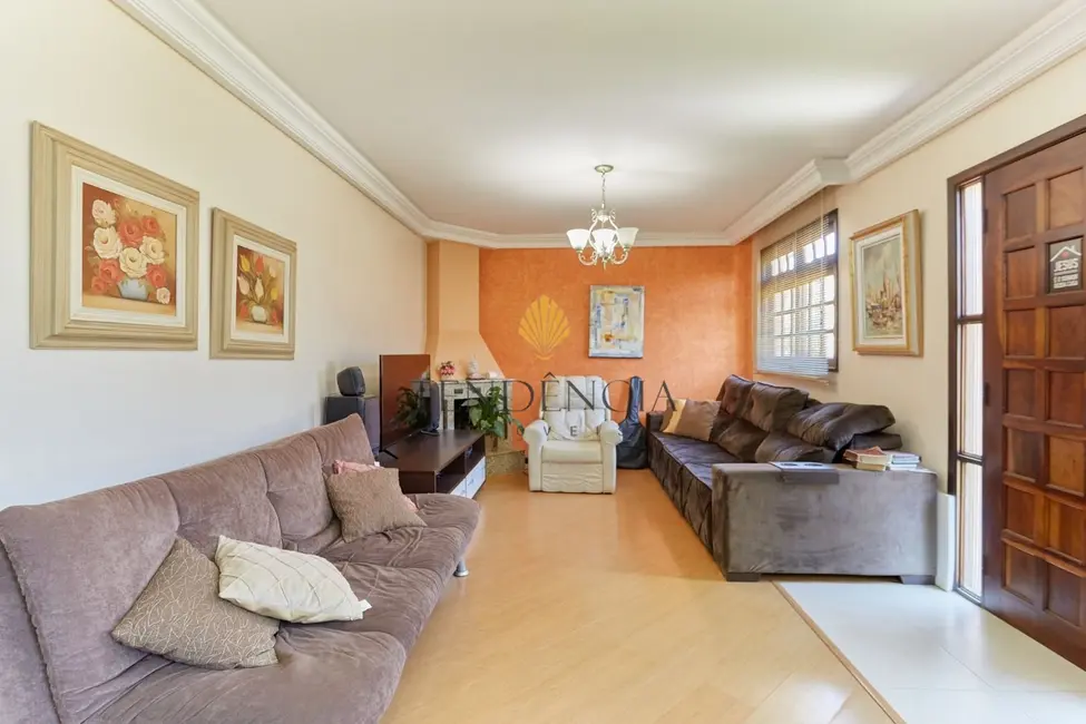 Foto 2 de Sobrado com 3 quartos à venda, 175m2 em Santo Inácio, Curitiba - PR
