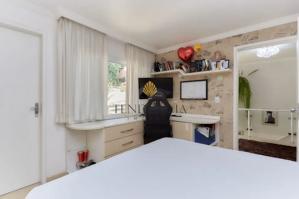 Casa com 3 quartos à venda, 400m2 em Pilarzinho, Curitiba - PR - imagem 9 Foto 9 de Casa com 3 quartos à venda, 400m2 em Pilarzinho, Curitiba - PR