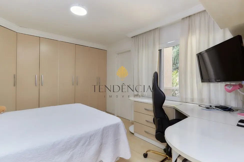 Casa com 3 quartos à venda, 400m2 em Pilarzinho, Curitiba - PR - imagem 8 Foto 8 de Casa com 3 quartos à venda, 400m2 em Pilarzinho, Curitiba - PR