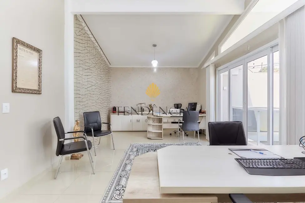 Casa com 3 quartos à venda, 400m2 em Pilarzinho, Curitiba - PR - imagem 2 Foto 2 de Casa com 3 quartos à venda, 400m2 em Pilarzinho, Curitiba - PR