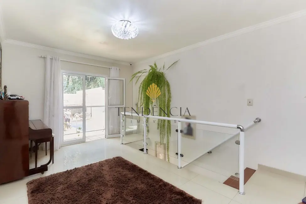 Casa com 3 quartos à venda, 400m2 em Pilarzinho, Curitiba - PR - imagem 4 Foto 4 de Casa com 3 quartos à venda, 400m2 em Pilarzinho, Curitiba - PR