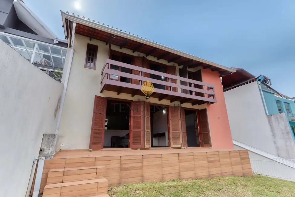 Casa com 3 quartos à venda, 201m2 em Santo Inácio, Curitiba - PR - imagem 1 Foto 1 de Casa com 3 quartos à venda, 201m2 em Santo Inácio, Curitiba - PR