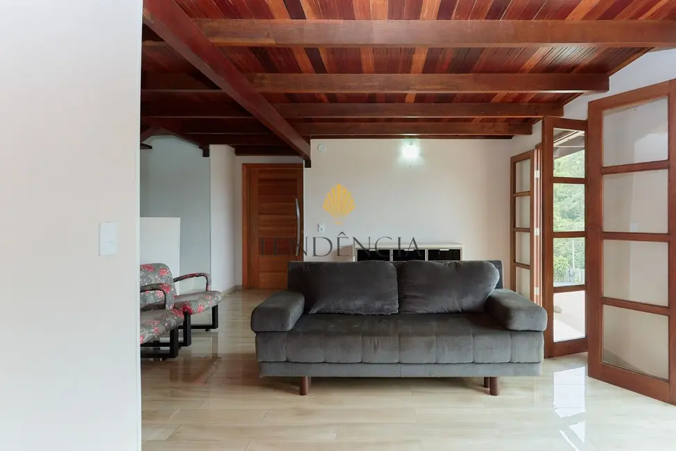 Casa com 3 quartos à venda, 201m2 em Santo Inácio, Curitiba - PR - imagem 7 Foto 7 de Casa com 3 quartos à venda, 201m2 em Santo Inácio, Curitiba - PR