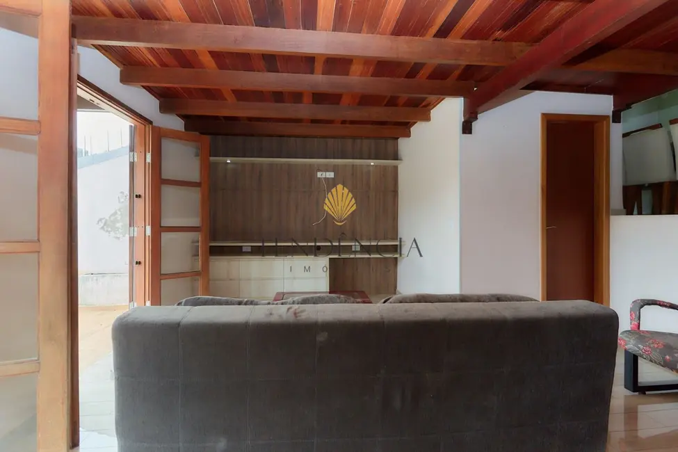 Casa com 3 quartos à venda, 201m2 em Santo Inácio, Curitiba - PR - imagem 8 Foto 8 de Casa com 3 quartos à venda, 201m2 em Santo Inácio, Curitiba - PR