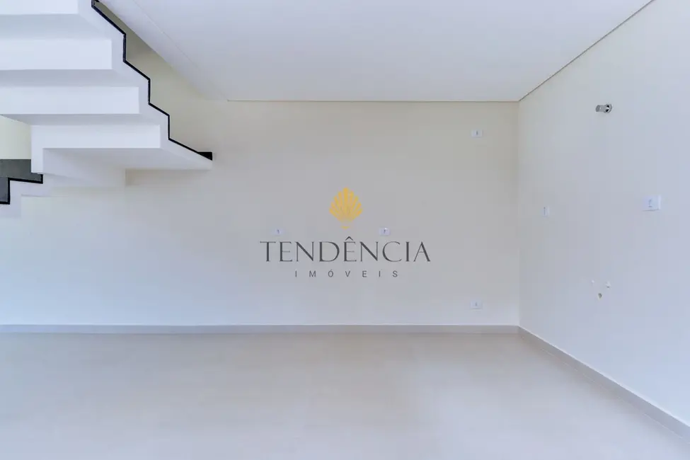 Sobrado com 3 quartos à venda, 254m2 em Carioca, Sao Jose Dos Pinhais - PR - imagem 4 Foto 4 de Sobrado com 3 quartos à venda, 254m2 em Carioca, Sao Jose Dos Pinhais - PR