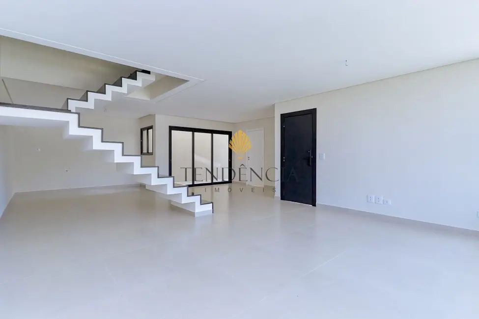 Foto 2 de Sobrado com 3 quartos à venda, 254m2 em Carioca, Sao Jose Dos Pinhais - PR