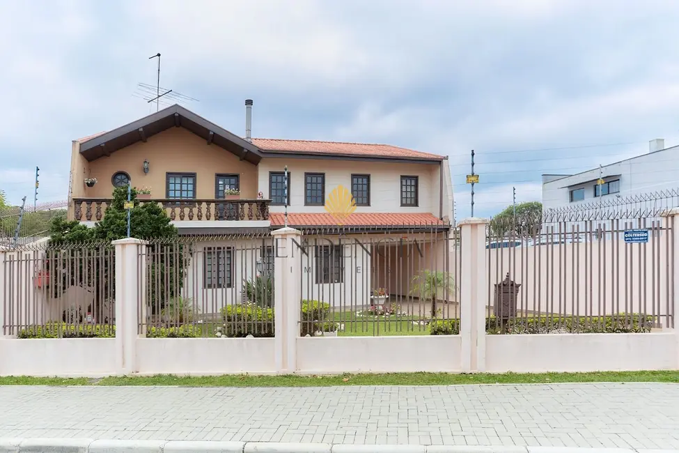 Casa com 4 quartos à venda, 226m2 em Santa Felicidade, Curitiba - PR - imagem 1 Foto 1 de Casa com 4 quartos à venda, 226m2 em Santa Felicidade, Curitiba - PR