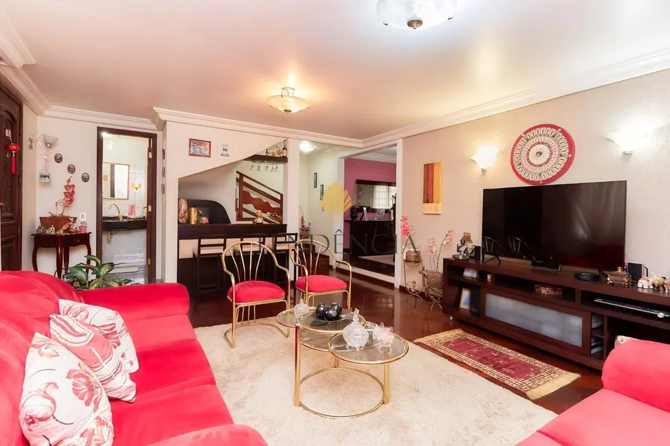 Casa com 4 quartos à venda, 226m2 em Santa Felicidade, Curitiba - PR - imagem 2 Foto 2 de Casa com 4 quartos à venda, 226m2 em Santa Felicidade, Curitiba - PR