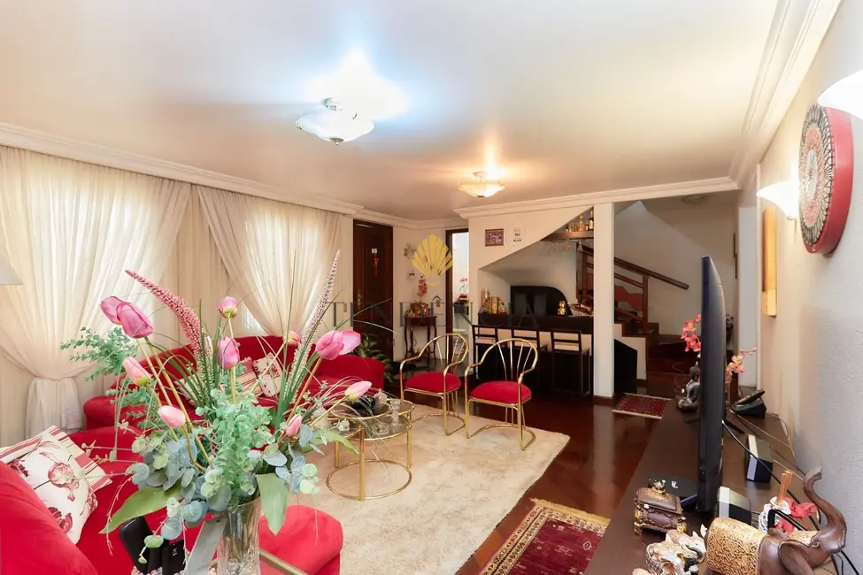 Casa com 4 quartos à venda, 226m2 em Santa Felicidade, Curitiba - PR - imagem 4 Foto 4 de Casa com 4 quartos à venda, 226m2 em Santa Felicidade, Curitiba - PR