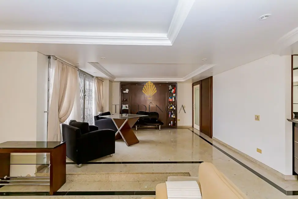 Casa com 4 quartos à venda, 567m2 em Bigorrilho, Curitiba - PR - imagem 6 Foto 6 de Casa com 4 quartos à venda, 567m2 em Bigorrilho, Curitiba - PR