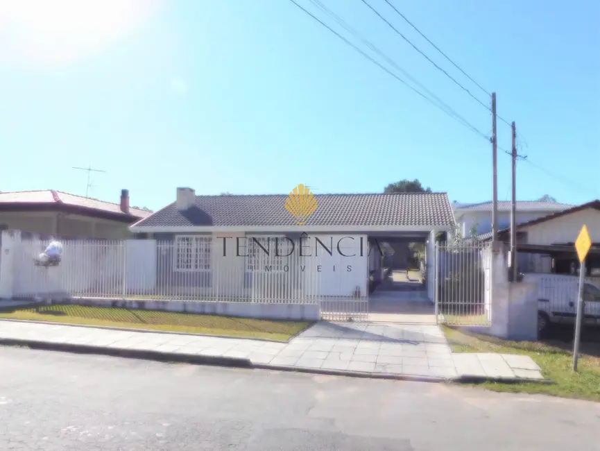 Foto 1 de Casa com 4 quartos à venda, 210m2 em Orleans, Curitiba - PR