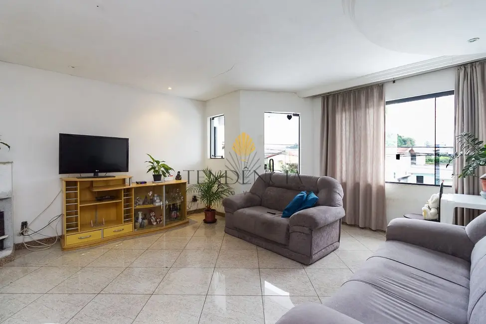 Sobrado com 4 quartos à venda, 655m2 em Pinheirinho, Curitiba - PR - imagem 1 Foto 1 de Sobrado com 4 quartos à venda, 655m2 em Pinheirinho, Curitiba - PR