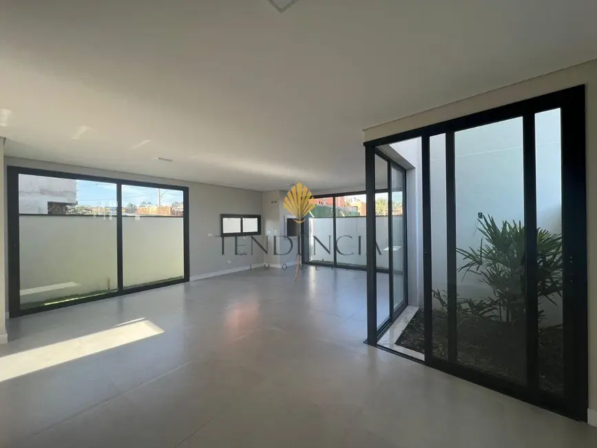 Foto 1 de Casa com 3 quartos à venda, 183m2 em Santa Cândida, Curitiba - PR