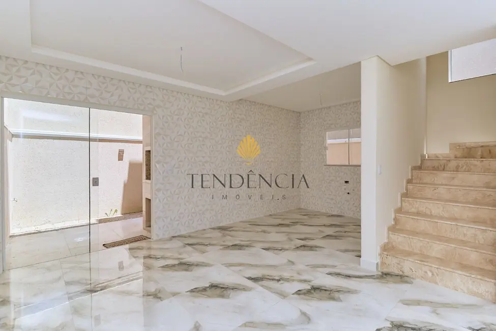 Sobrado com 3 quartos à venda, 120m2 em Umbará, Curitiba - PR - imagem 6 Foto 6 de Sobrado com 3 quartos à venda, 120m2 em Umbará, Curitiba - PR