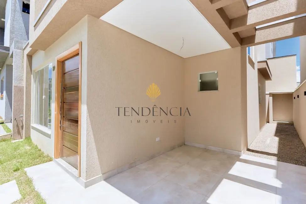 Sobrado com 3 quartos à venda, 120m2 em Umbará, Curitiba - PR - imagem 2 Foto 2 de Sobrado com 3 quartos à venda, 120m2 em Umbará, Curitiba - PR