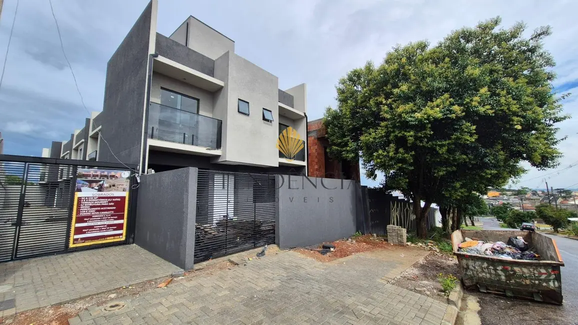 Foto 2 de Sobrado com 2 quartos à venda, 92m2 em Alto Boqueirão, Curitiba - PR